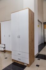 Ormar LION II zatvorenih vrata sa dvije donje ladice – moderni ormar bijela/hrast kombinacija